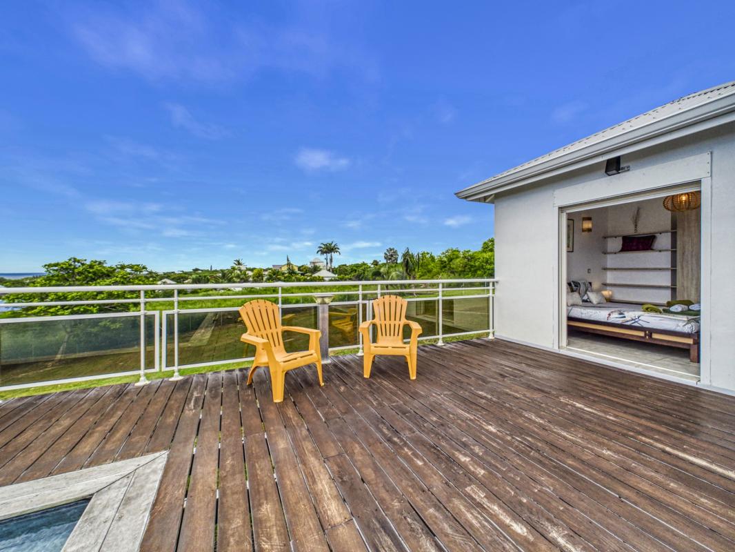 25. A louer villa avec piscine et vue mer St François Guadeloupe